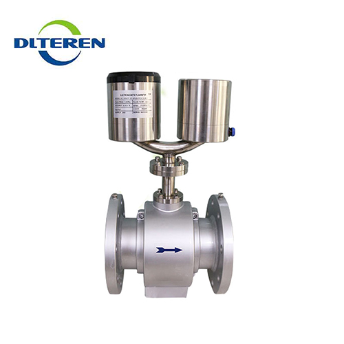 Battery powered flange connection electromagnetic flowmeter